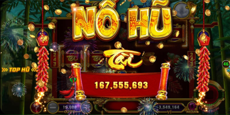 Người chơi quay hũ trong Game